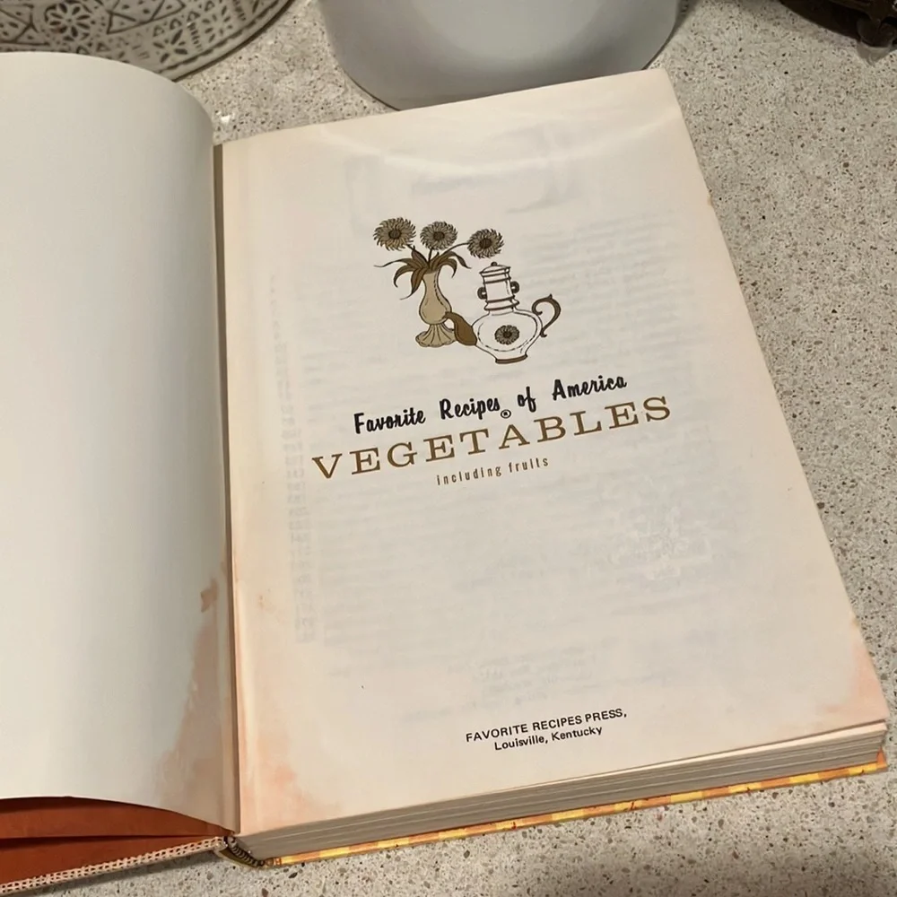 Vintage 1968 Favorite Recipes of America 